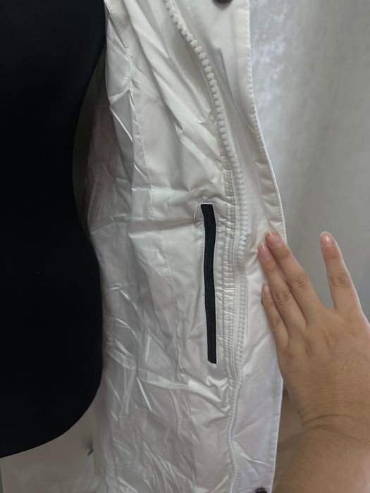 Хорошая куртка новая