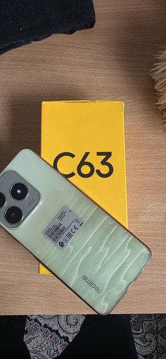 Телефон Реалми С63 на 128 гигов