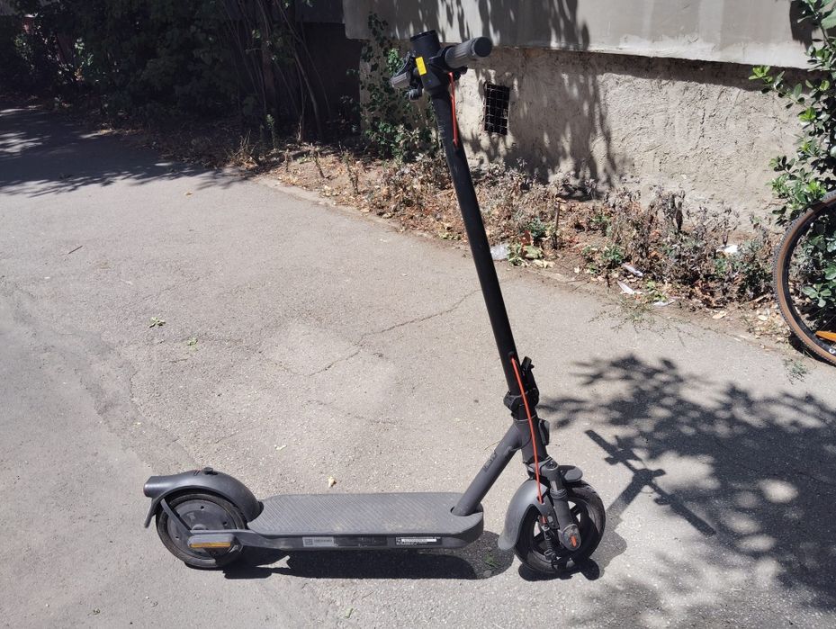 Vand trotineta electrica Ninebot e2 PRO, si Xaomi
