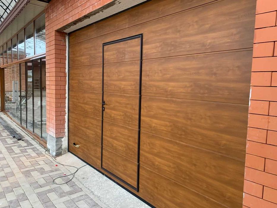 Секционные ворота ALUTECH (пр.Беларусь)