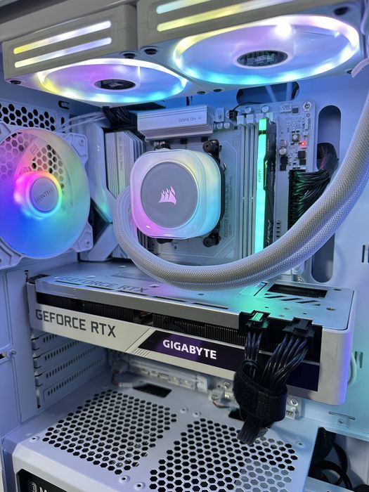 Игровой кейс AMD Ryzen 7 7800 X3D y8/16 new