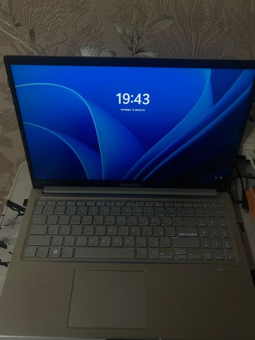ASUS Vivobook 15