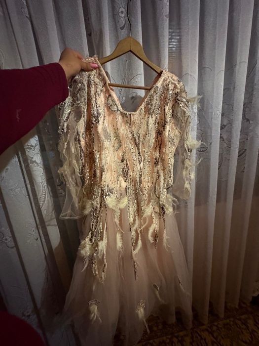 Рокля с пера ръчна изработка