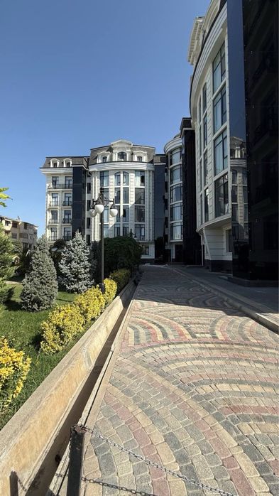 Продается 3 ком. Квартира плрщадью 120 кв.м. В Мархабо