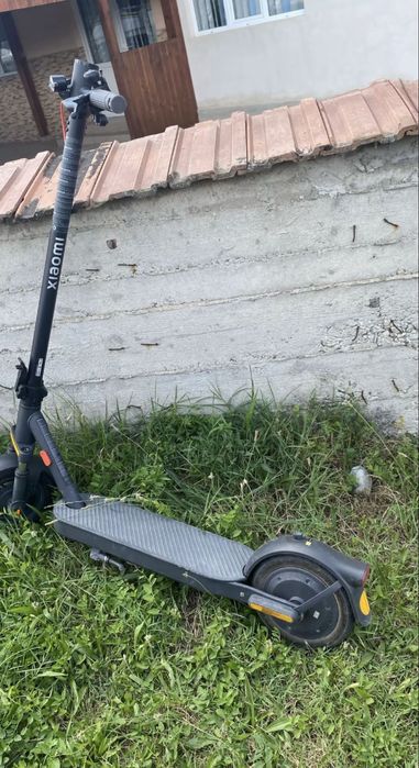 Vând trotineta xiaomi elite