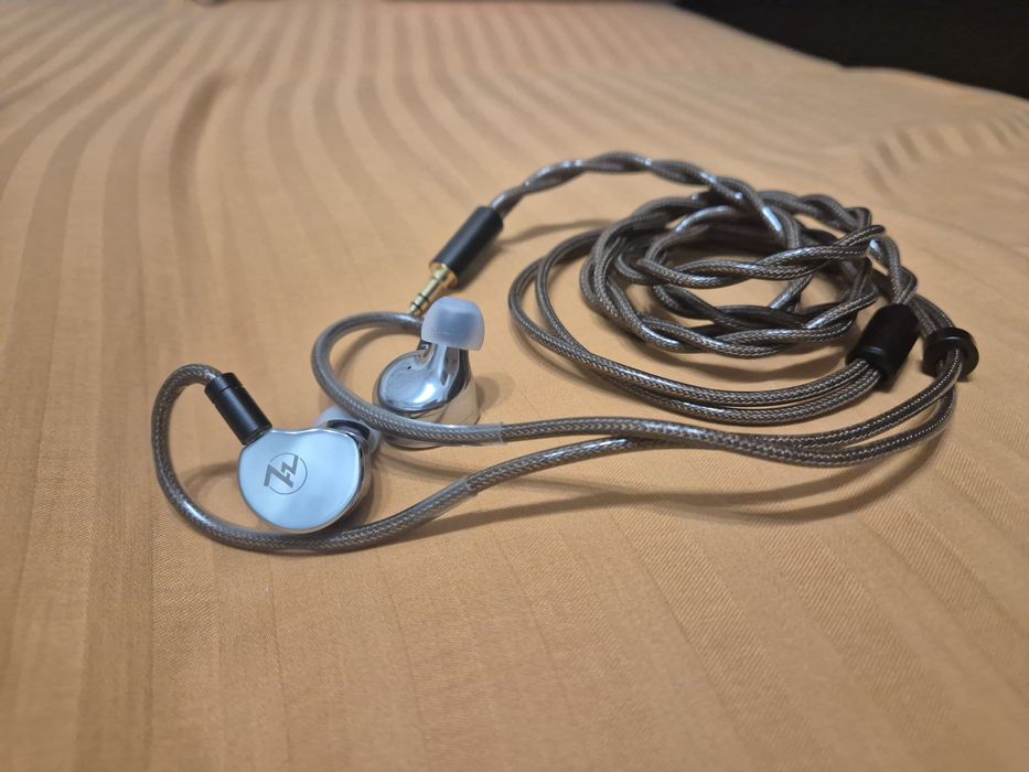 7Hz x Crinacle Divine