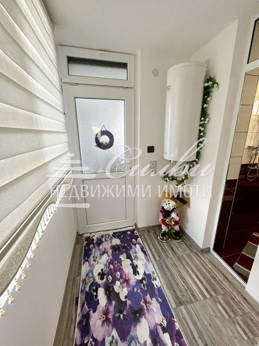 Двуетажна ТУХЛЕНА вила на плоча - м-т Под Манастира!