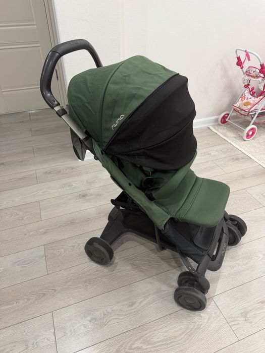 Продам немецкую коляску NUNA