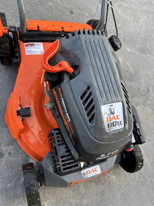 Masina de tuns gazon