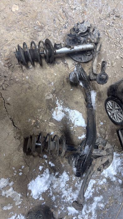 Балка в сборе, панель борода, диски все на Е36 BMW