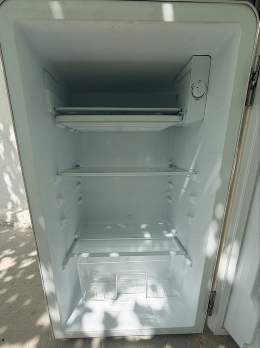 Холодильник продается