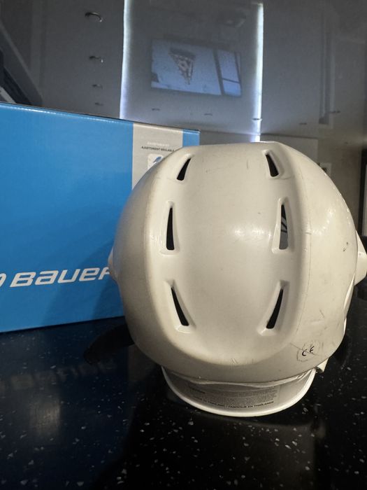 Хоккейный шлем от 4 до 8 лет