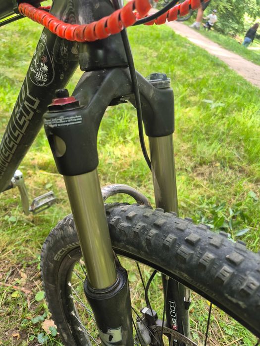 Bicicleta full suspension