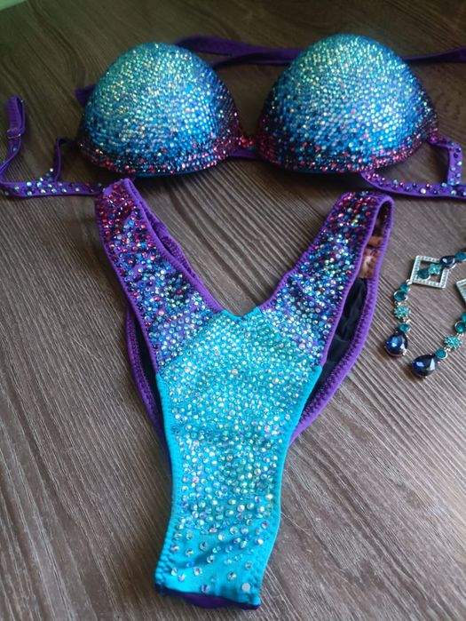 Продам купальник для фитнес-бикини