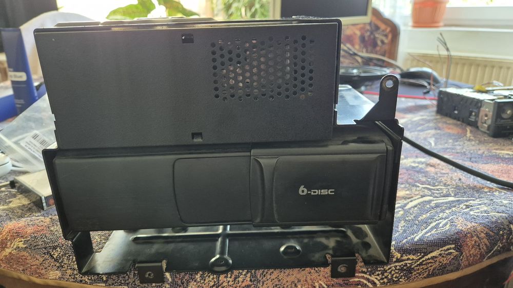 Vând CD changer + TV tuner Audi 4d0 919 146 pentru VAG/Audi