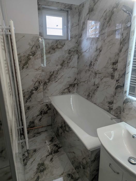 Inchiriez apartament doua camere, Fabricii vis-a-vis de Kauflan