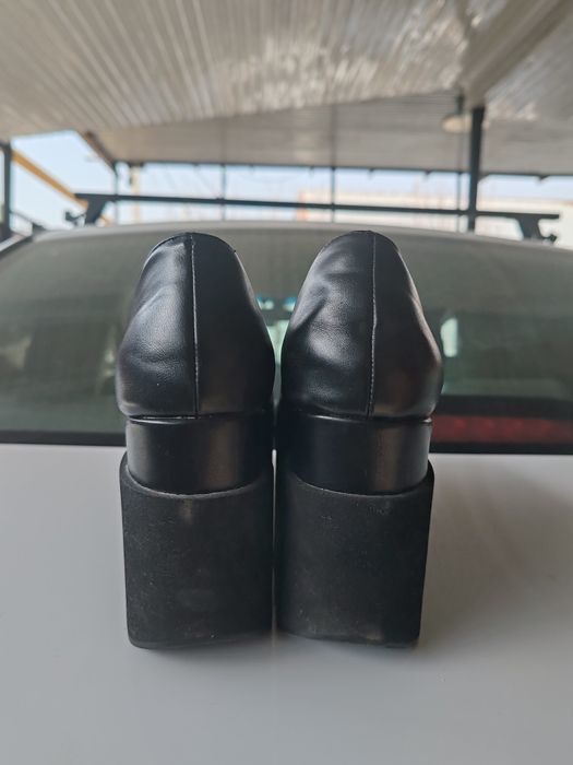 Босоножки чёрные