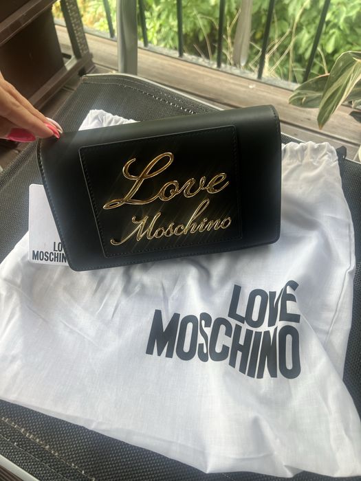 Чисто нова дамска чанта Love Moschino закупена от Италия
