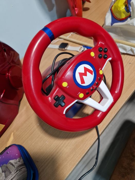 Nitendo switch complet plus volan