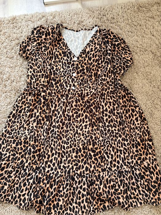 Продам новые платья