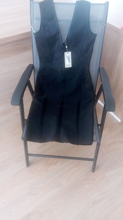 Официална черна рокля