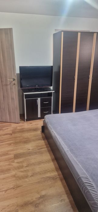 Închiriez garsoniera