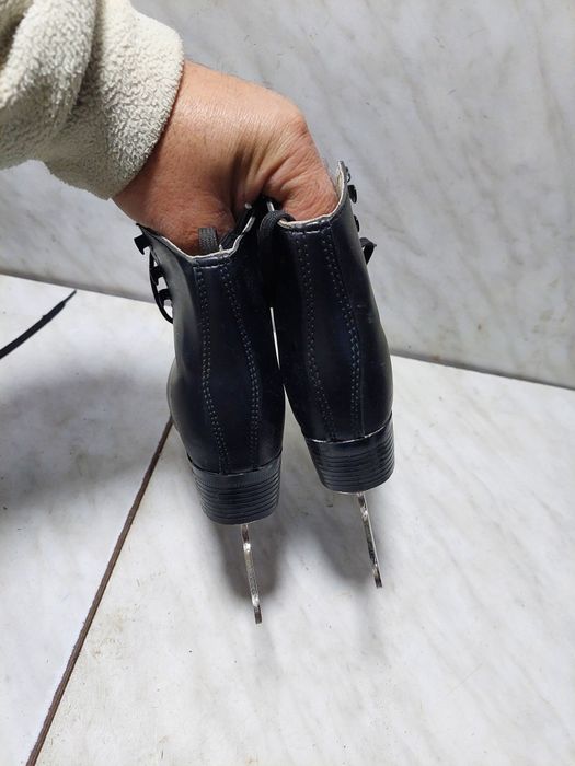 Patine gheata 55 patinaj artistic  American marime 28  (  18,5 cm)