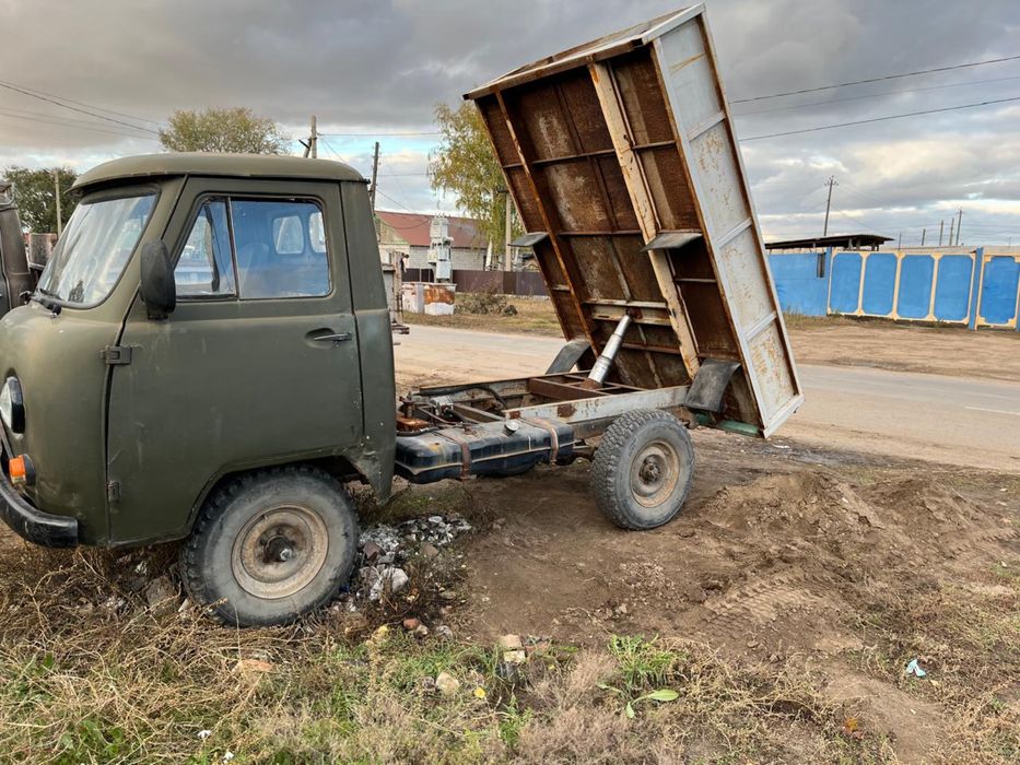 Продам УАЗ 3303 бортовой