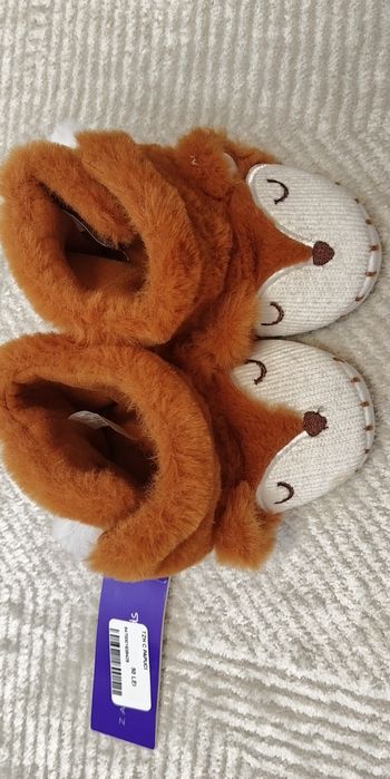 UGG Zara kids - mas 18-19 (9-12 luni)