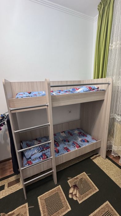Двухъярусная кровать