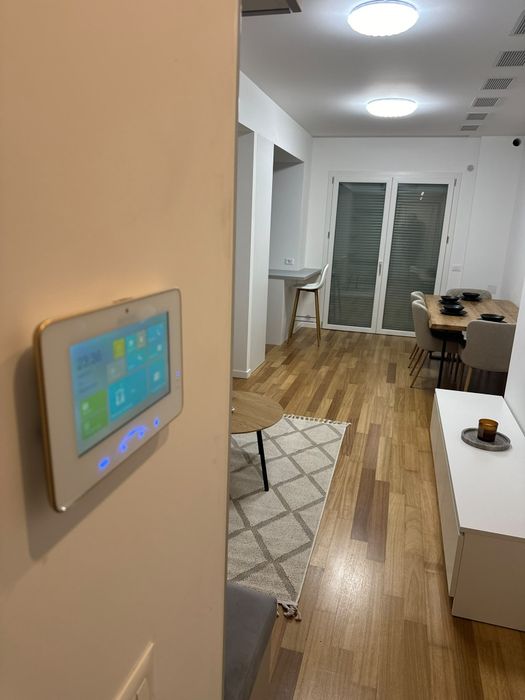 De inchiriat  apartament cu 2 camere decomandate et1
