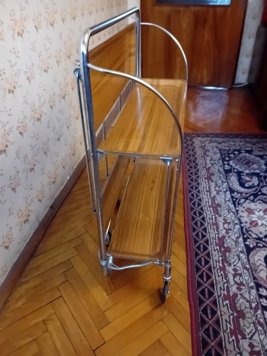 Масичка за сервиране