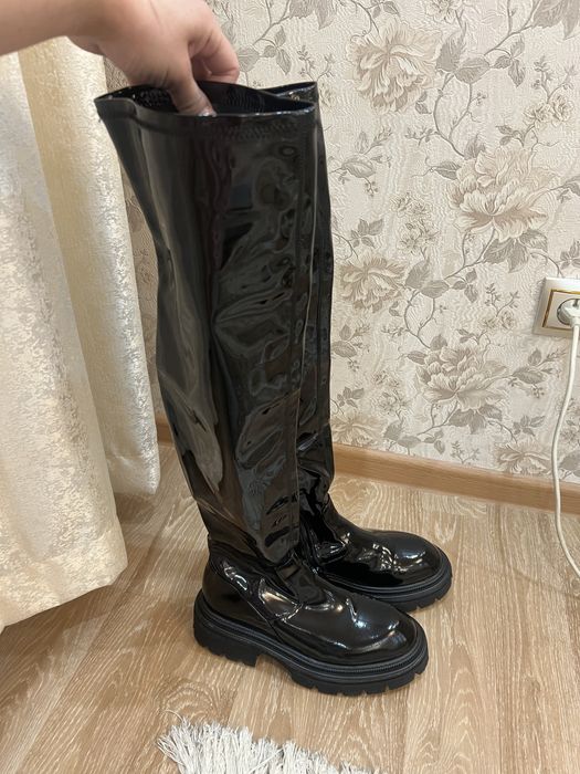 Кожаные ботфорты, Италия