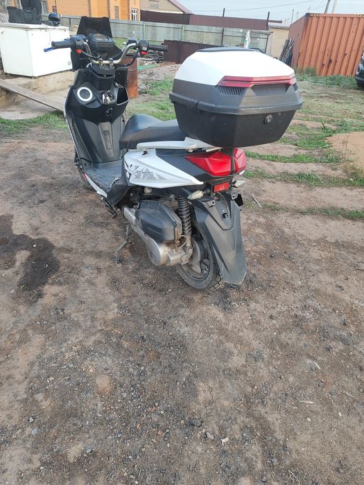 Продам на учёте 150сс мопед скутер