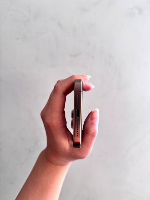 Iphone 16 pro max desert titanium