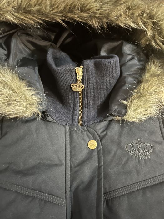 Vestă adidas cu glugă; Nouă