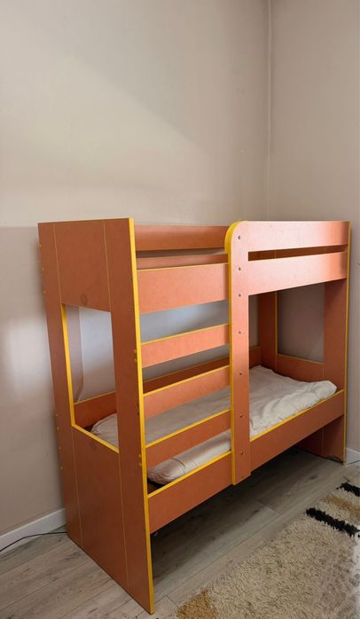Продам двухярусную кровать