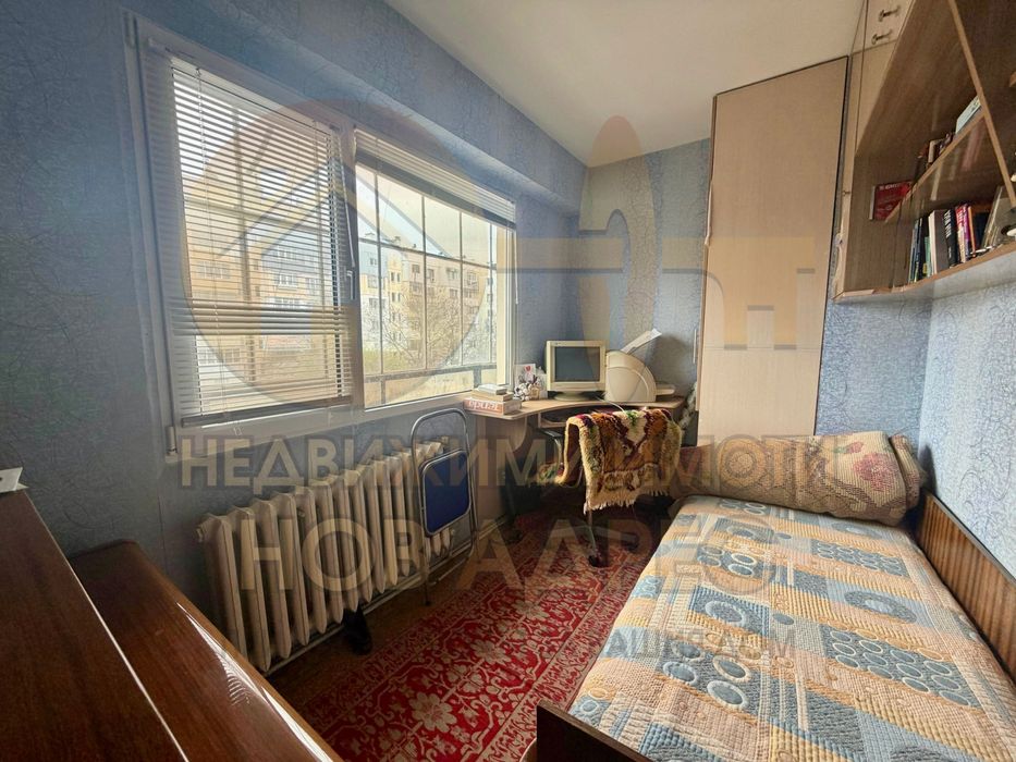 Тристаен Апартамент , Изцяло Южен , Среден Етаж гр. Търговище кв. Запад 3