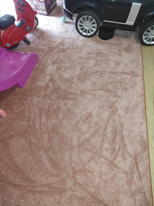 Covor mare, puțin blănos