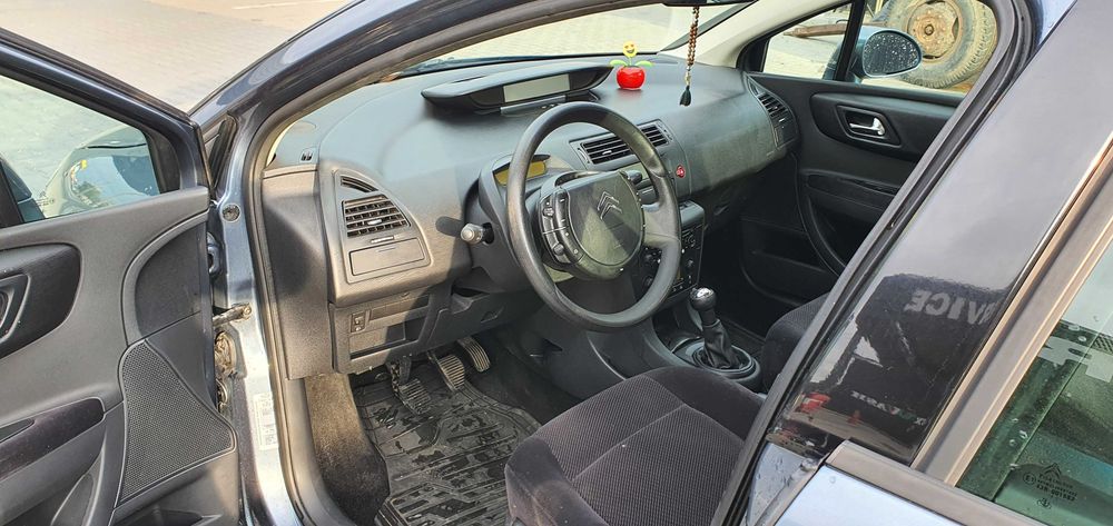 Citroën C4 Pallas (Sedan) 1.6 HDi 110CP – 2008 – 174.000 km reali