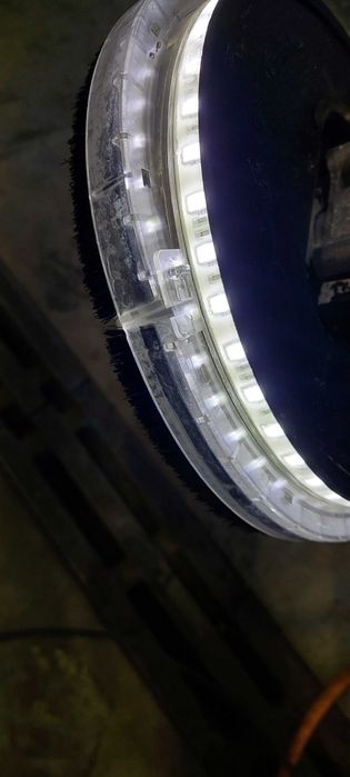 Жираф за шлайфане на стени и тавани