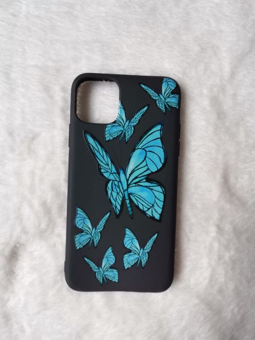 Vând diverse huse și folii