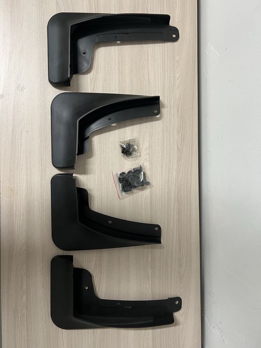 Брызговики на Hongqi E-QM5