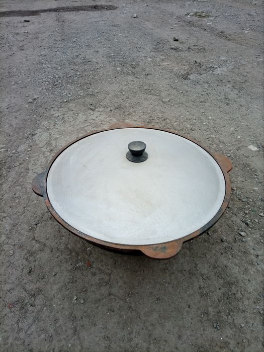 Казан чугунный,новый.