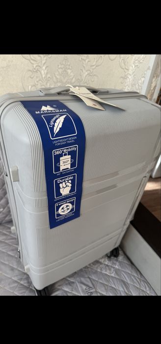 продам большой, новый чемодан