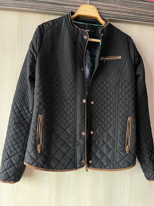 Продавам дамско преходно яке