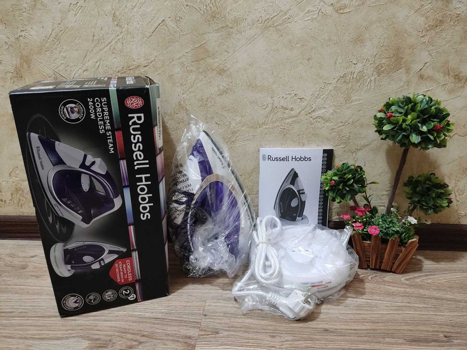 Russell Hobbs Supreme Steam Cordless 2400W – нова безжична ютия