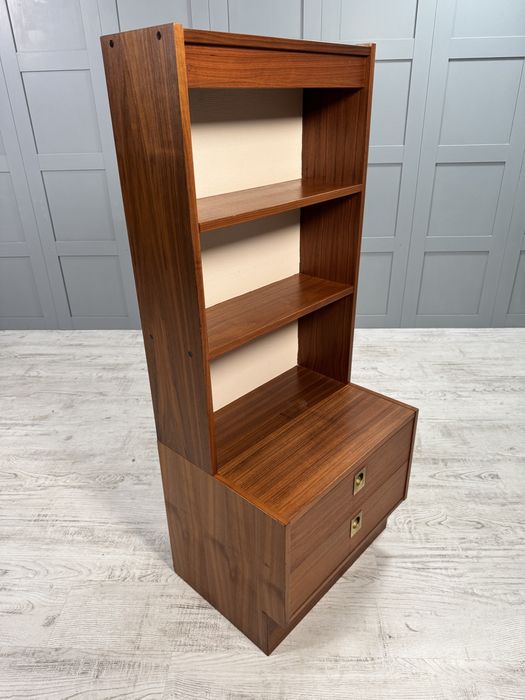 Шкаф скрин с надстройка от 60-те Р236