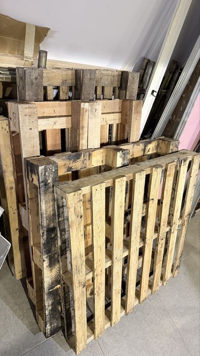 5 buc paleti de lemn, mixte