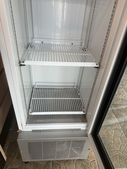 Vitrina frigorifica / frigider genratie noua